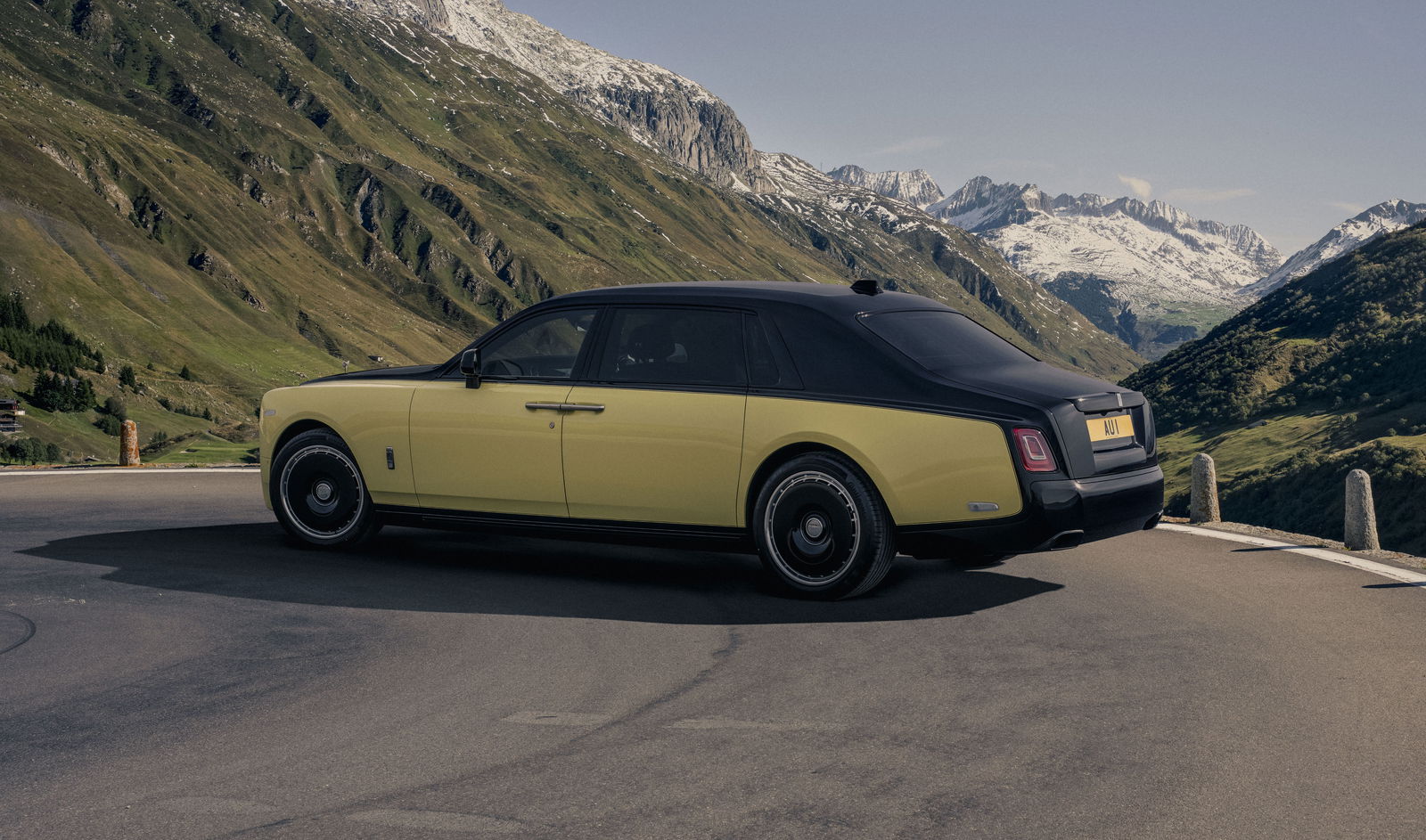 Rolls-Royce Phantom Goldfinger - rear